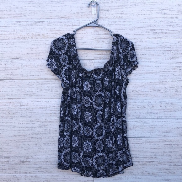 TORRID OFF THE SHOULDER TOP | SIZE 2 - Picture 2 of 5